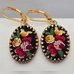 Vintage Petit Point Needlepoint Floral Earrings Gold Tone Handmade 1.25”